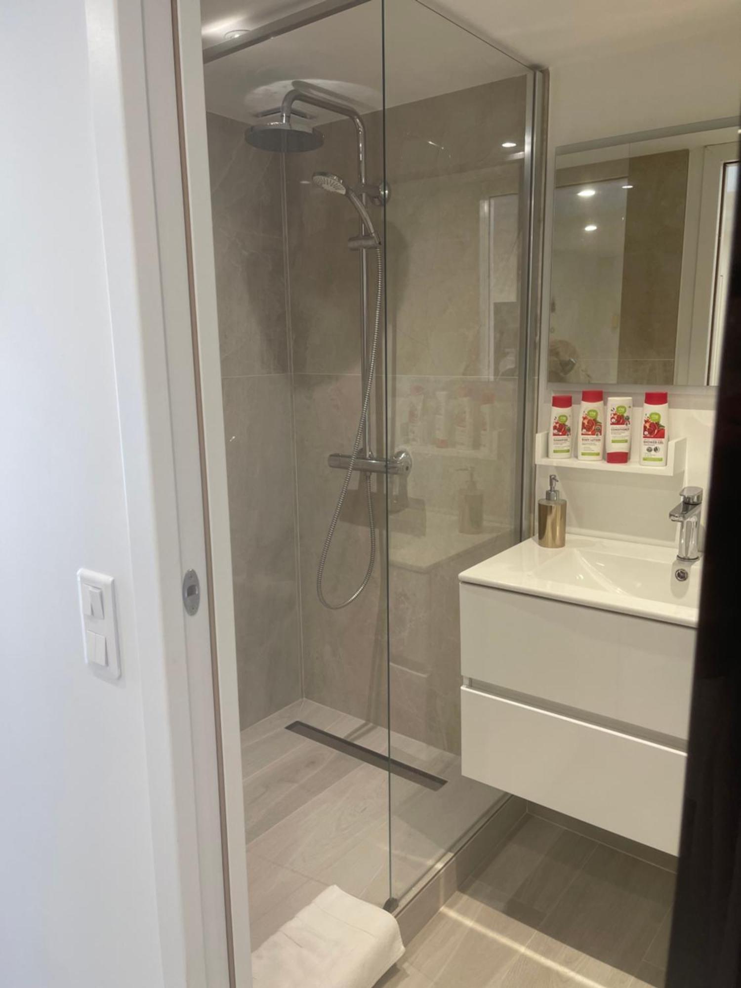 Grand Neuf A 50 M Du Port Appartement