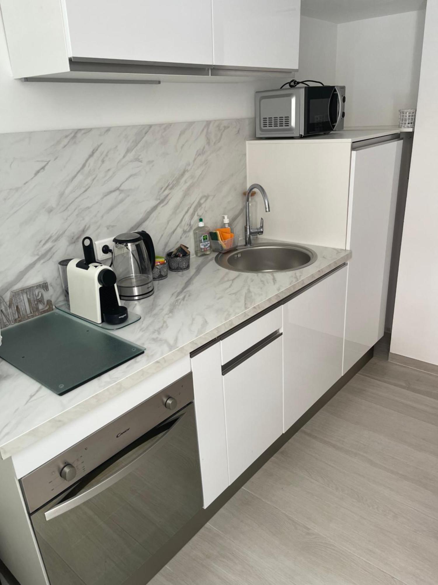 Appartement Grand Neuf A 50 M Du Port